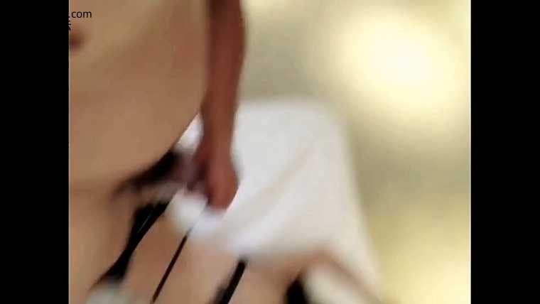 ❤️❤️美乳模特网红被炮机干到尿失禁 穿着婚纱被调教 情趣酒店被绑着操❤️.jpg