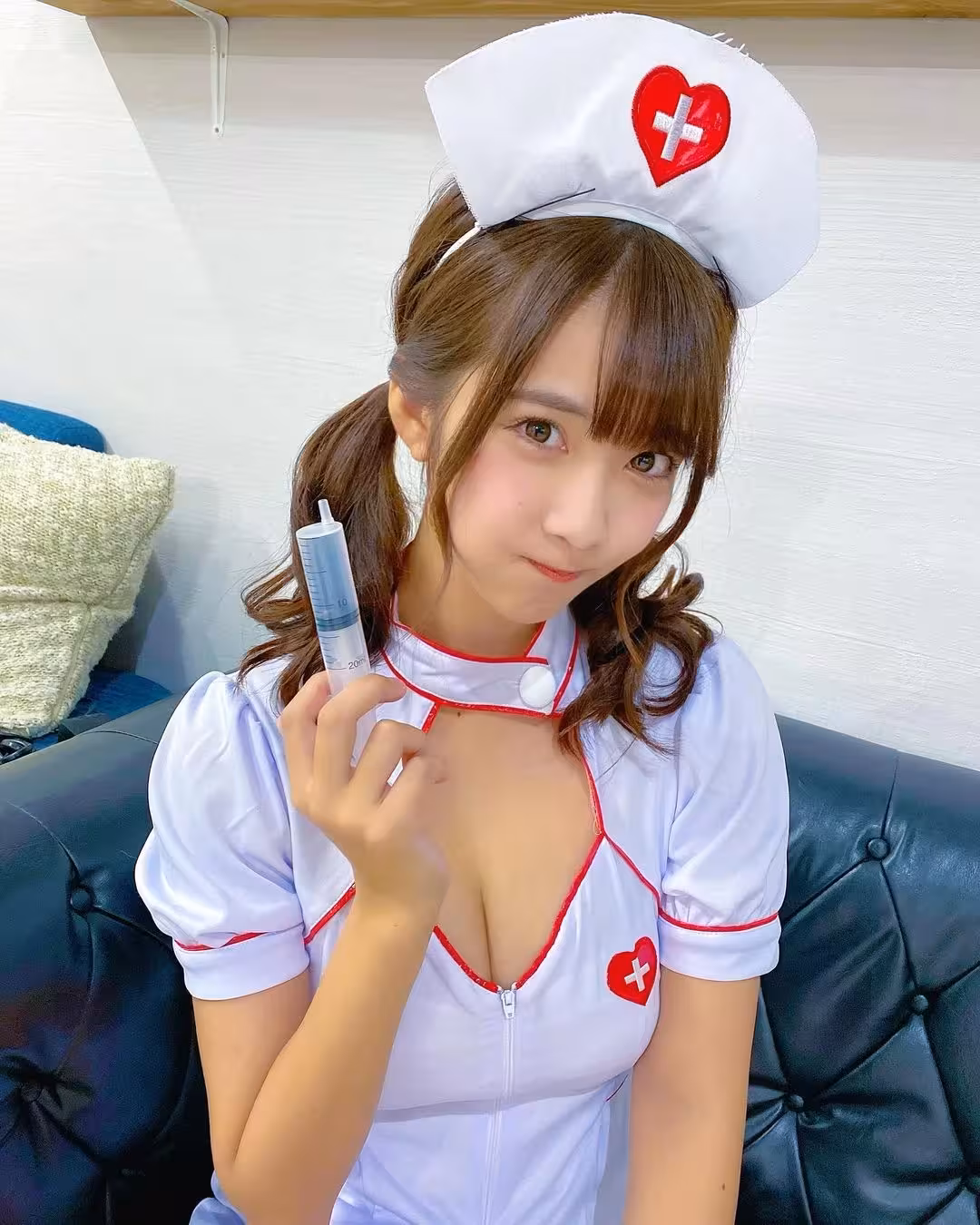 31950819.avif.jpg
