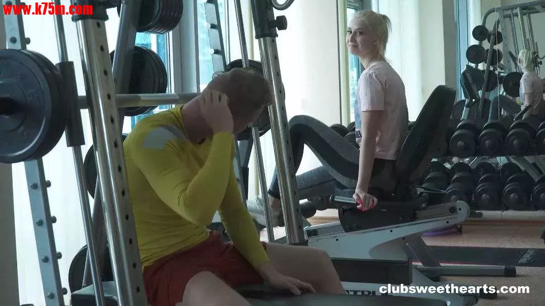 ❤️健身房美女的阴部不是性玩具❤️.webp