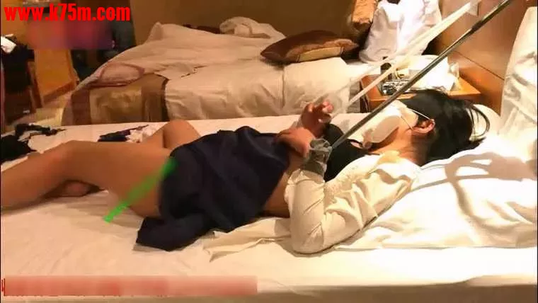 ❤️主播妹子被迷奸轮操，俩人轮番干疯狂发泄兽欲❤️.webp