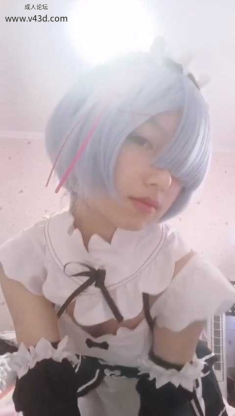 快手网红熙熙酱最新反差视频，黑丝cosplay制服包裹的修长美腿，搭配高潮失神表情.jpg