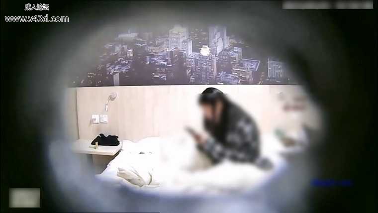 绝对女神级白嫩性感的大学美女.jpg