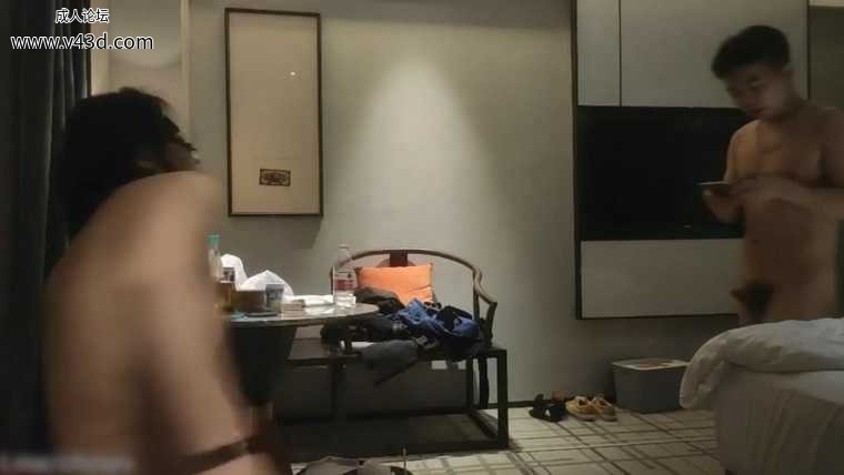 ❤️❤️酒店约炮熟女阿姨❤️.jpg