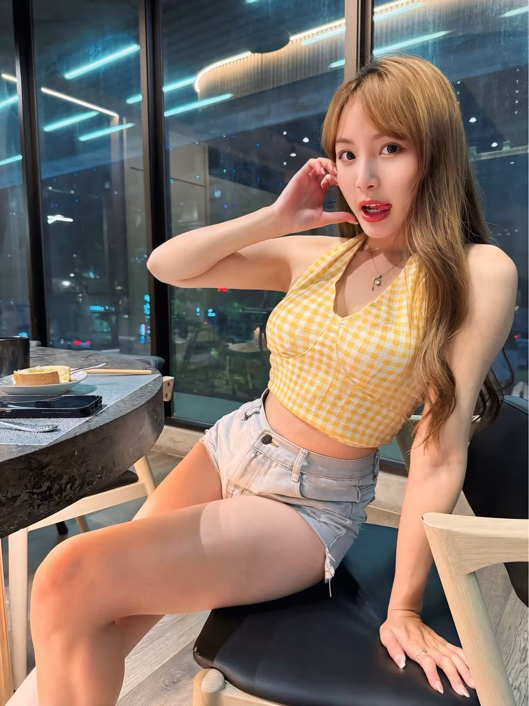 32862634.avif.jpg