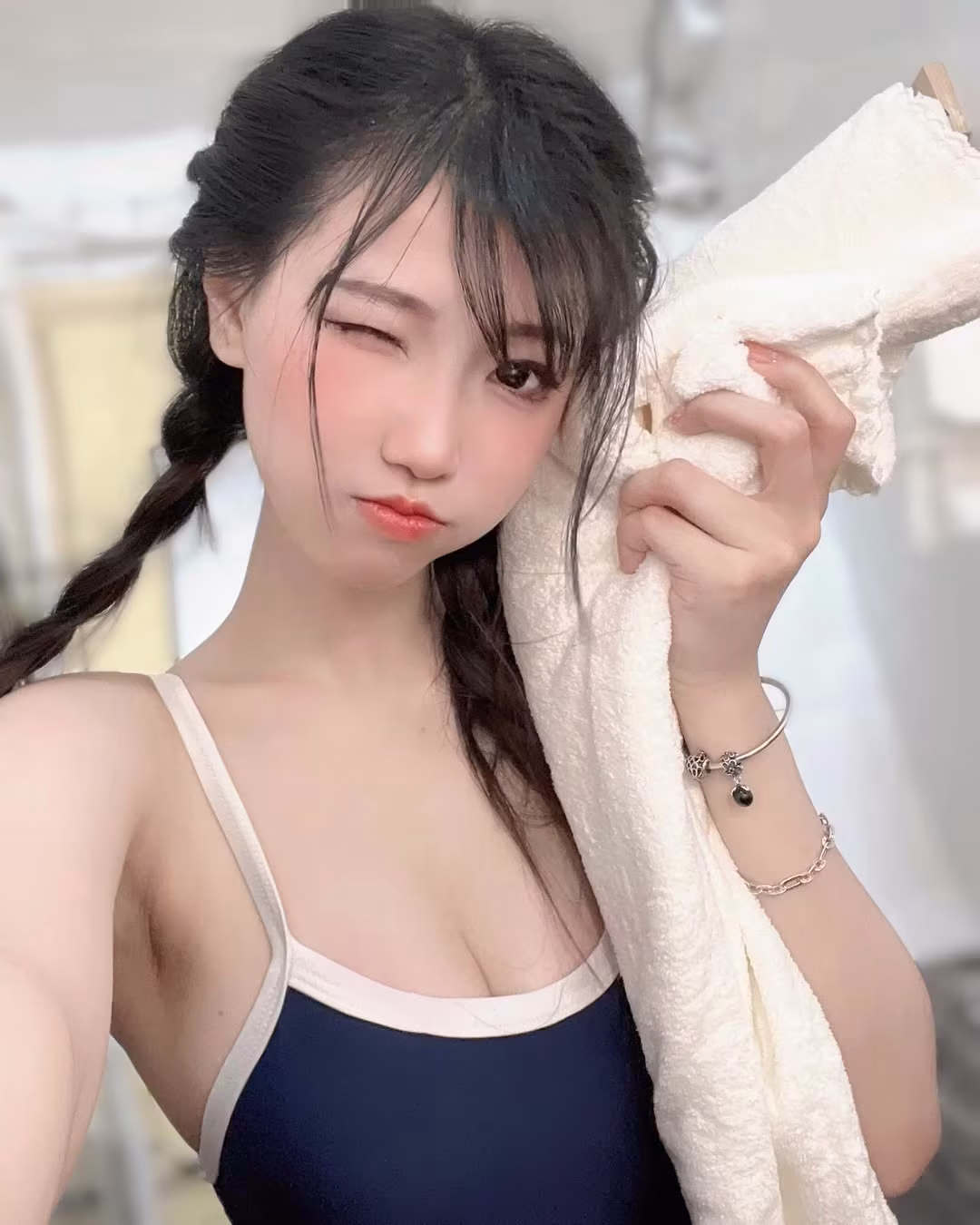 32862965.avif.jpg