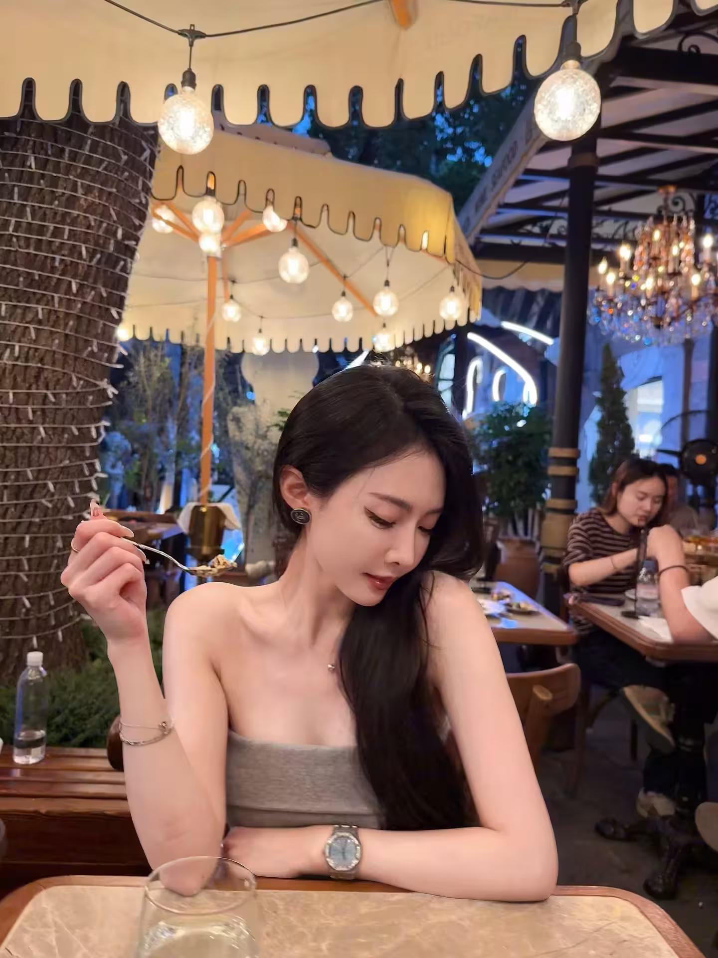 32808064.avif.jpg