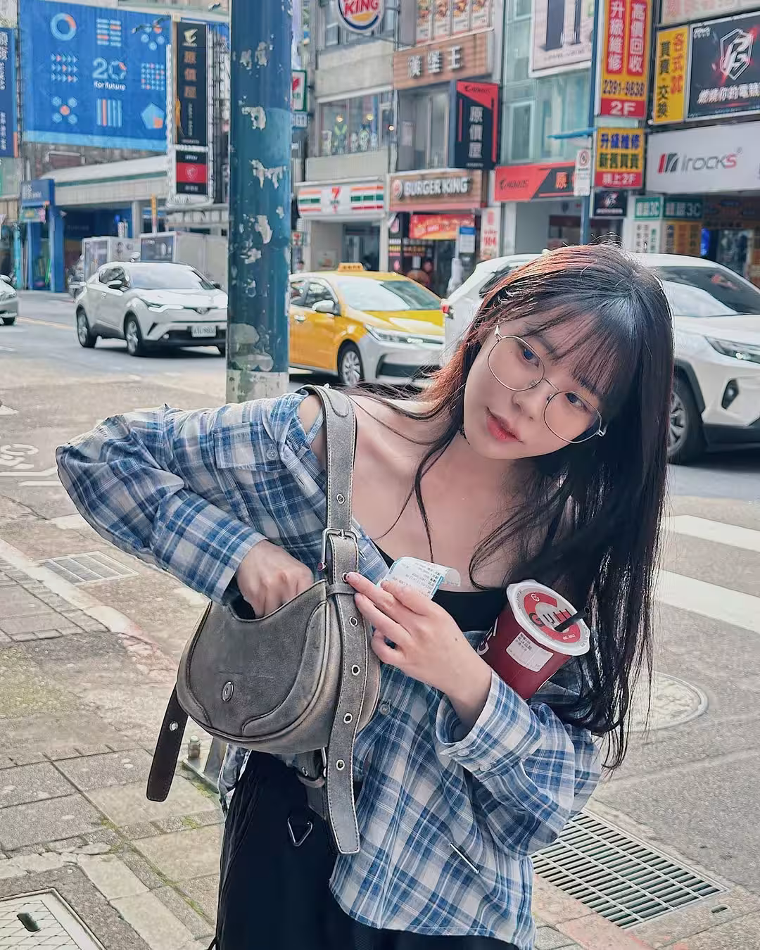 32810444.avif.jpg