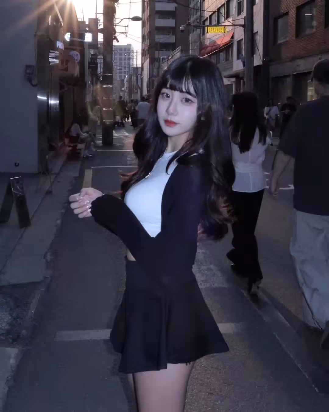32810733.avif.jpg