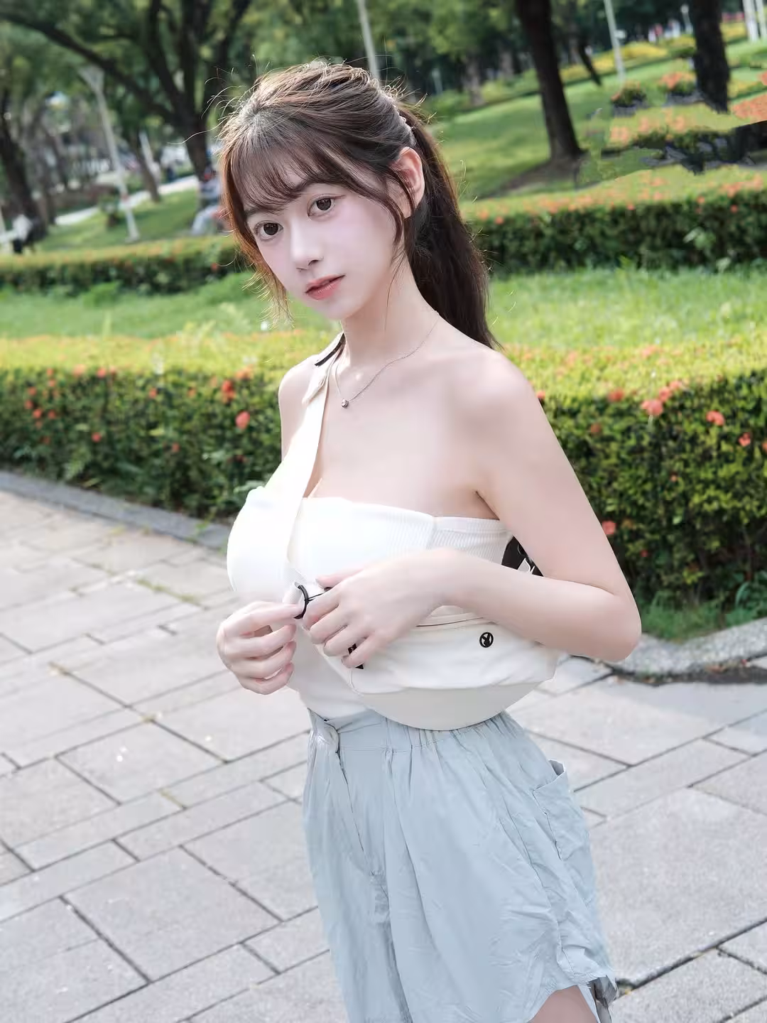 32811348.avif.jpg