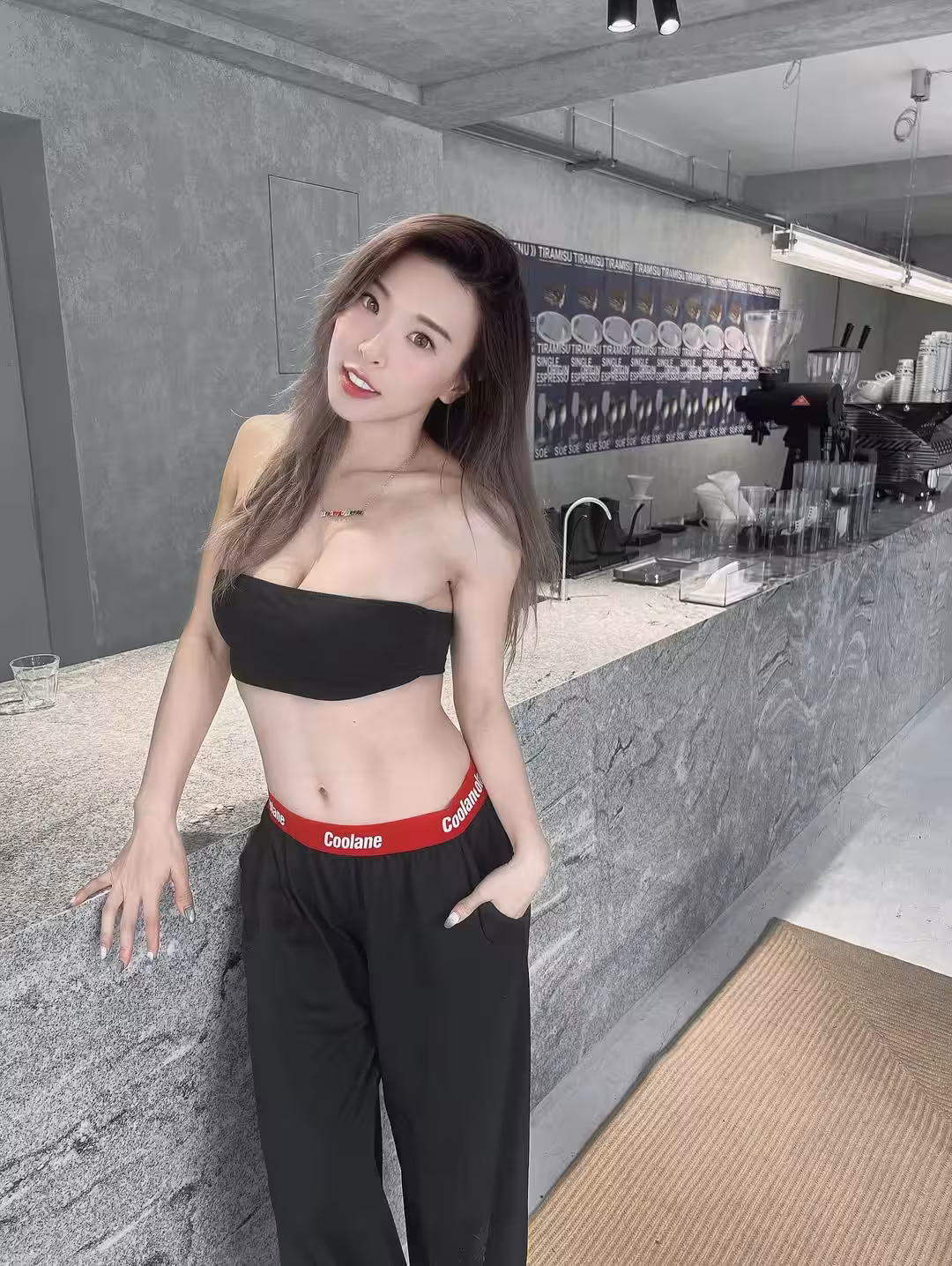 32810825.avif.jpg