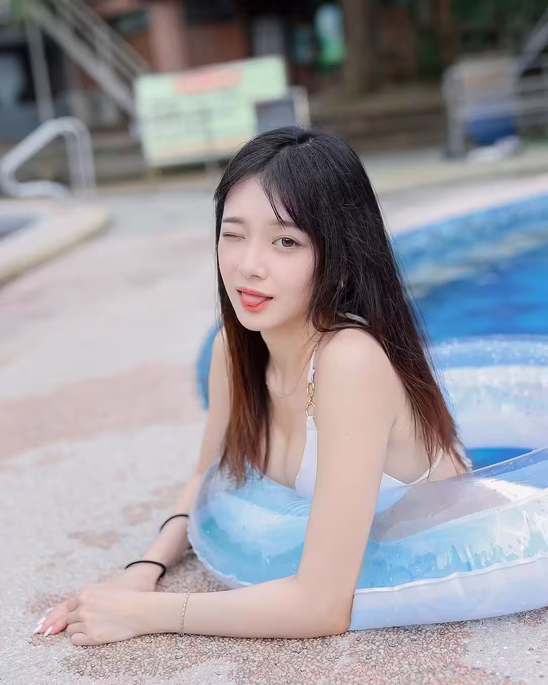 32810803.avif.jpg