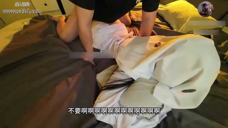 COS幽灵娘前凸后翘，掐着脖子操小鬼，母狗一边说不要男主一边拿着鸡巴直接猛插！.jpg