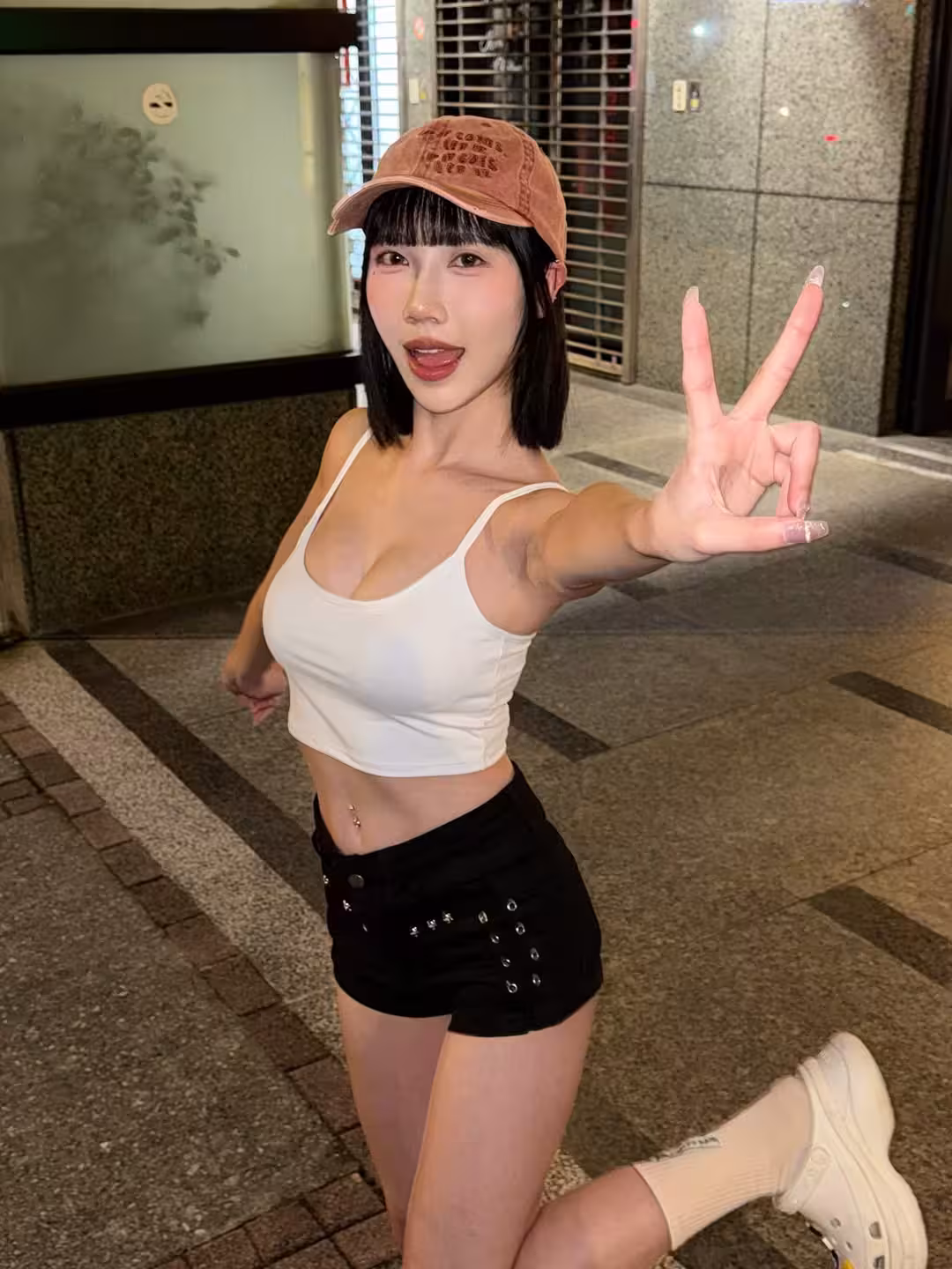 32412155.avif.jpg