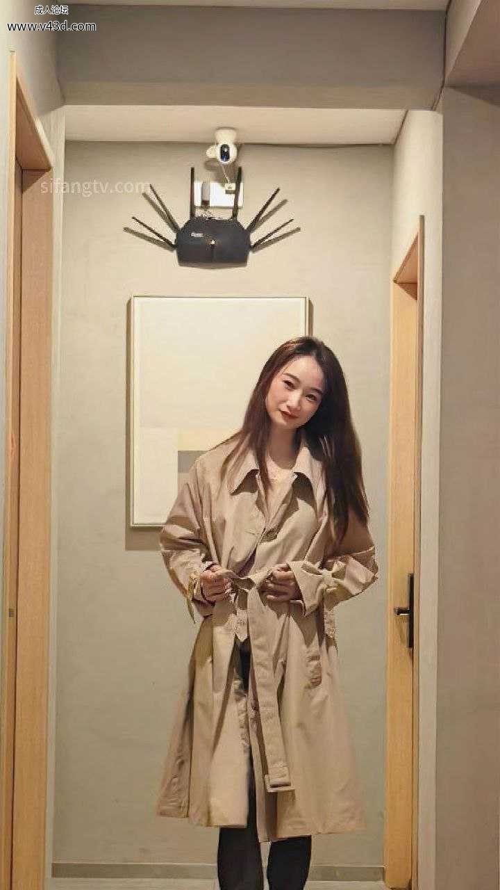 高淫荡的人妻熟女 身材还是那么好 皮肤紧致 表情很是淫荡.jpg