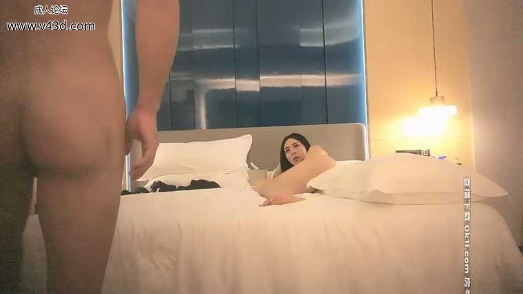 ❤️❤️性感黑衣辣妹裸聊第二炮，口交骑乘疯狂抽插.jpg