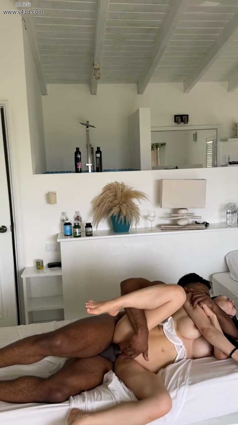 ❤️❤️❤️亚裔留学生魅黑巨乳网红 约啪黑人抽插到抽搐潮喷 第一视角完美露脸被巨根.jpg