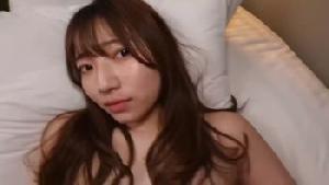 ❤️路上搭讪个路人小姐姐 初撮影 吃饱喝足回房间连操两次 无套输出内射❤️