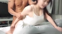 ❤️顶级女神在教练打桩机一般的攻势下也耐不住高潮连连，浪叫不止！这么极品的妹子都