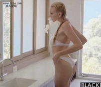 ❤️白皮肤美女与一群黑人的性爱故事❤️