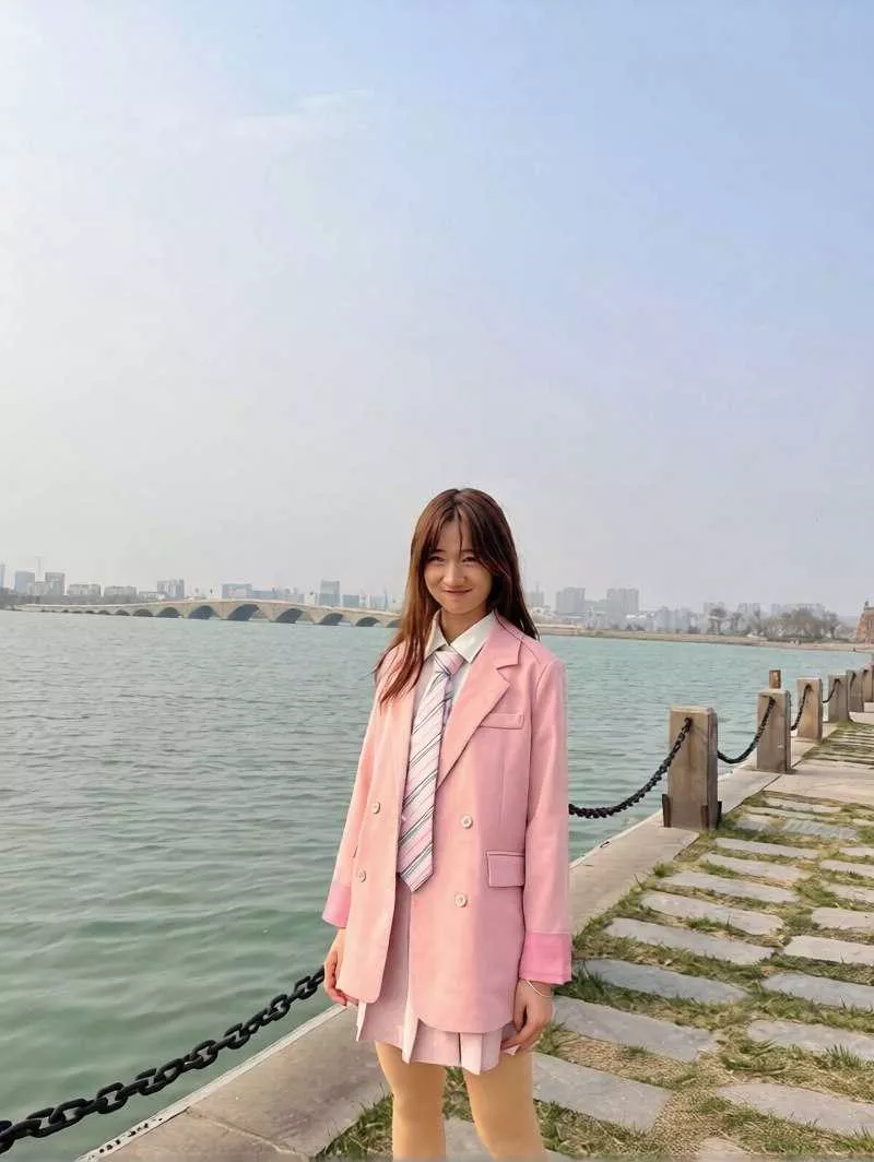 [反差曝光]【河南巩义 爱沫化妆师熙熙 知三当三与已婚男子约炮 大量聊天记录及亲密视.webp