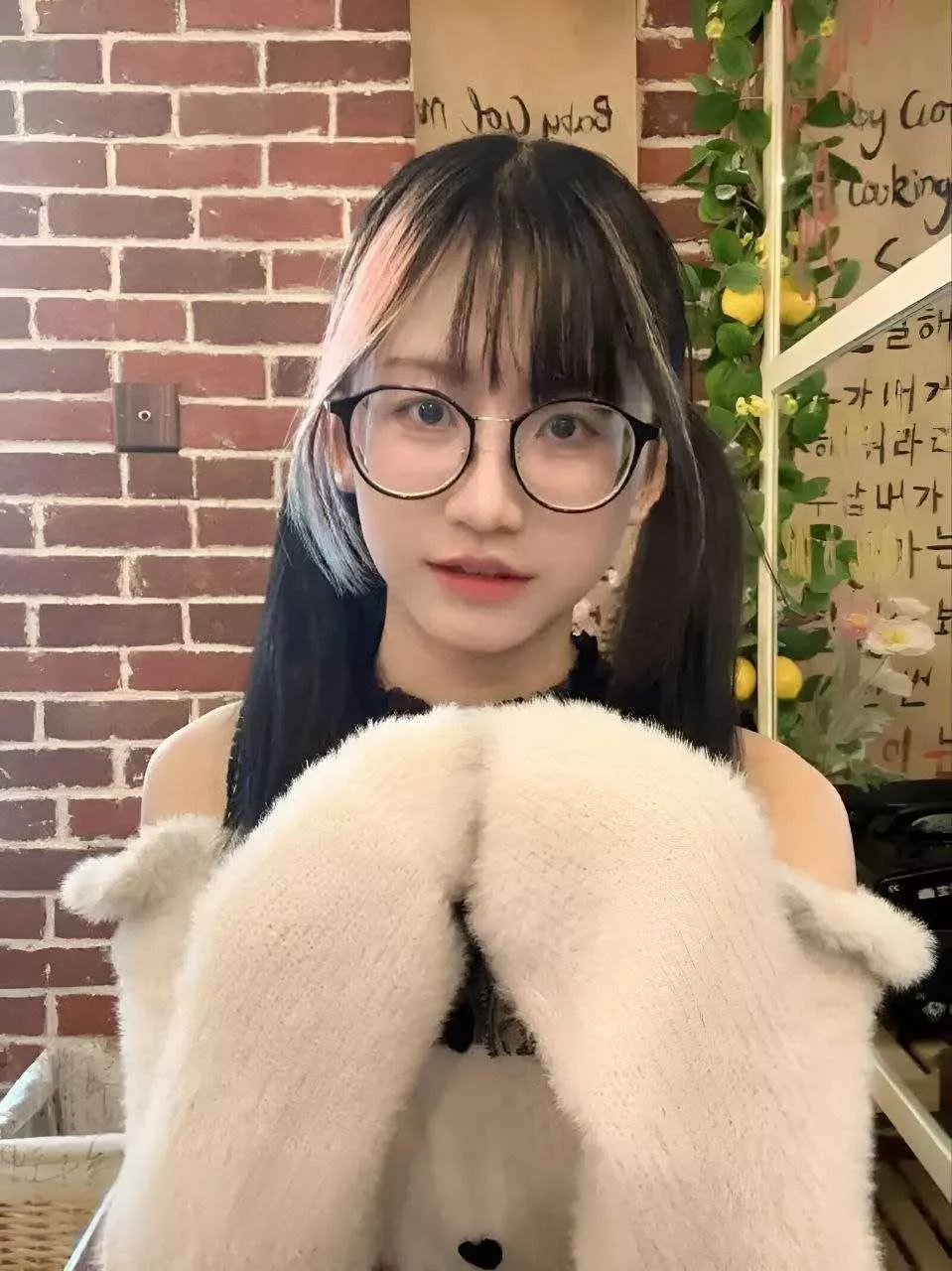 [反差曝光]【四川反差萝莉赵华 性爱私拍泄露 被金主包养蜜穴被肆意玩弄 全程露脸高潮.webp