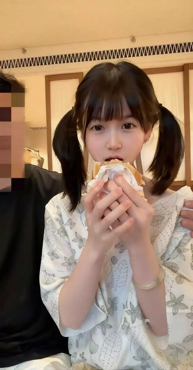 【抖音顶级擦边网红 萌小栖 低胸吊带紧身瑜伽裤讲解K线 美乳弯腰复盘若隐若现火爆出圈】5.webp