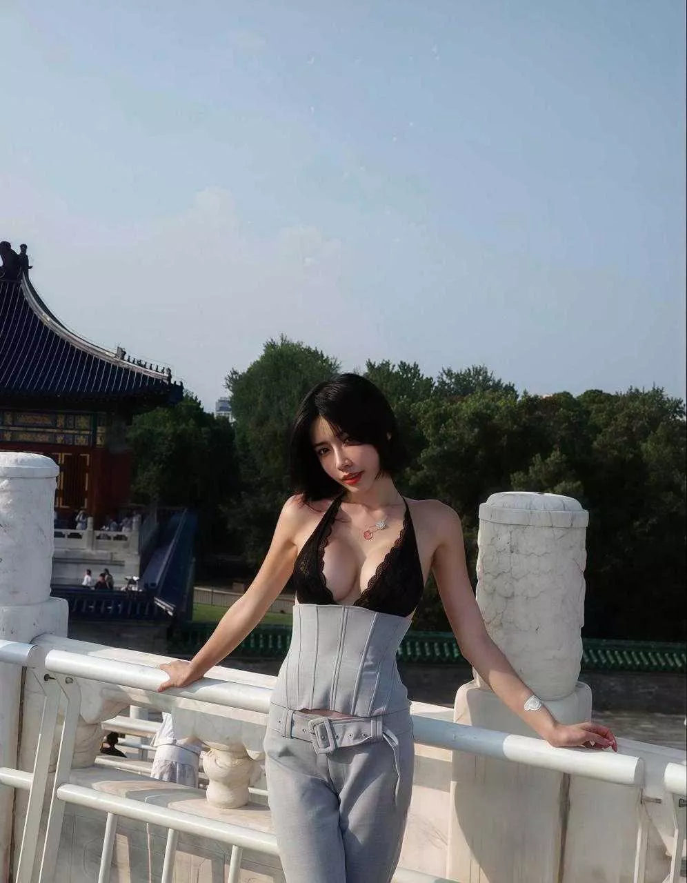 【台湾网红 Helen 北京天坛打卡事件 网黄身份被曝出！大灯照亮祈年殿 千年古都美名传！】5.webp