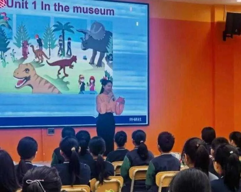 [反差曝光]【广东湛江 中英文女教师 林远远 兼职外围 长期与学生家长偷情 详细黑料全.webp