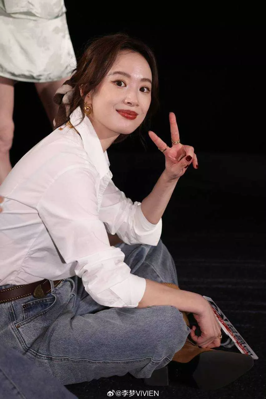 【女明星 李梦 公开承认有娃孩子爹是邬浪 看房两年没官宣没领证 月子中心先被拍引热议】5.webp