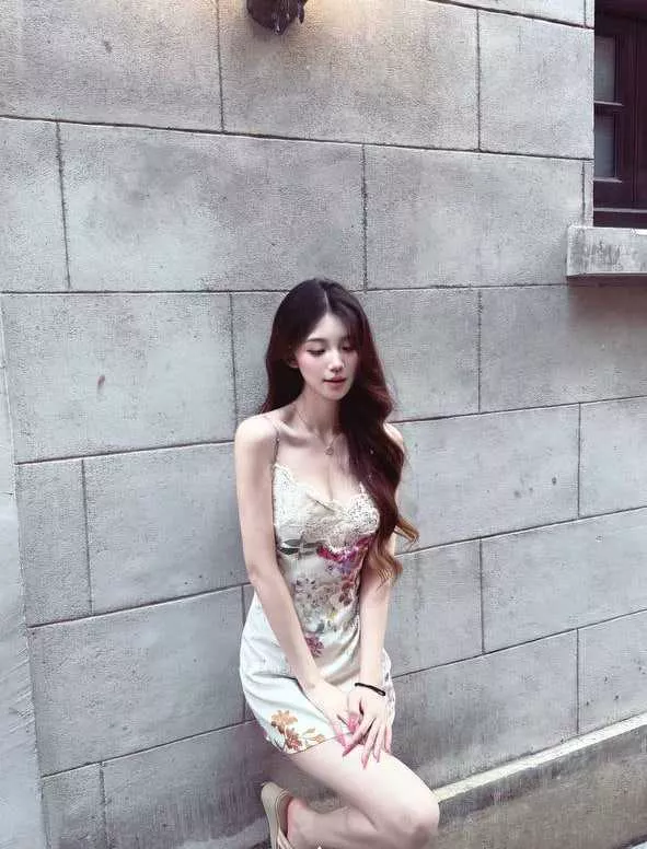 【西安网红 want U 塌房大瓜 脚踏多船哄大姐刷钱 女主揭穿反遭直播间围攻辱骂】5.webp