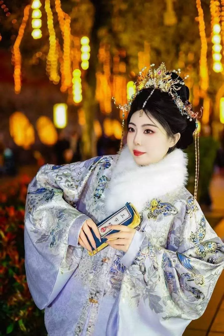 [反差曝光]【新疆昌吉体制内女员工 文洁 03已婚骚女 聊骚约炮成瘾 开房视频被曝光全网！】4.webp