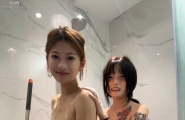 个人感觉c罩杯奶子是天花板 不大不小刚刚好 加上清纯萌骚脸 对着镜头各种高潮脸自慰