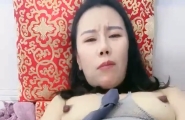 #直播【#人间骚物】极品骚妇~脱衣~抖奶电臀~无套~口爆~道具喷水