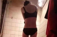 粉粉的妹子