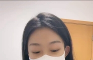 #主播 #国产 苗条身材贫乳美女 修长美腿翘起肥臀，新道具振动棒抽插