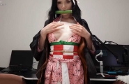 【欧美 Nezuko cos鬼灭之刃祢豆子 口交足交无套爆操 白虎穴被内射灌满到溢出！】