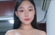 #小草莓真好吃  美乳大学生 抠逼揉奶裸舞自慰
