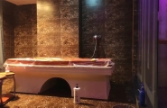 探花老司机瘦猴哥县城莞式洗浴按摩会所选秀 一流女技师 舔屁眼