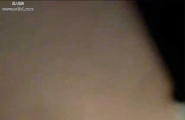 真是一条很乖的母狗，逼和奶子也都很粉，就是不知道还可以操多少次！