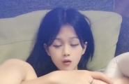 #直播【#小易的so啵啵】刚成年的萝莉小妹妹 骚舞诱惑~扣穴自慰