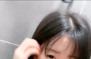 #直播 非常有味道的美女主播，全程露脸在浴室偷偷发骚