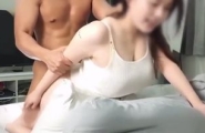 ❤️顶级女神在教练打桩机一般的攻势下也耐不住高潮连连，浪叫不止！这么极品的妹子都被拱了现在健身教练可真是吃香！❤️