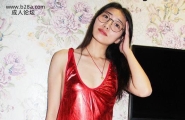 带眼镜的妹子太骚了