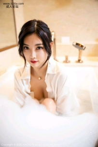 室里的齐逼短裙大长腿美女