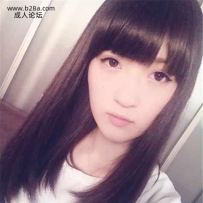 露脸拍摄自己女友的自拍写真