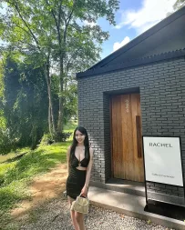「小紫」魔鬼身材散發極致的誘惑