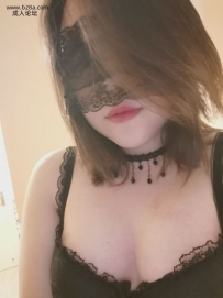黑色蕾丝情趣套装的少妇极致诱惑
