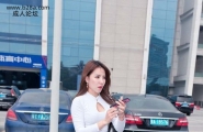 长腿热裤小姐姐