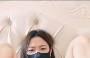 长相甜美可爱的美女主播,道具自慰,第一视角自慰骚穴